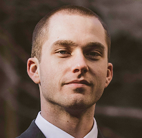 Ritratto di Thomas Whitfield analista specializzato in trading sui mercati delle criptovalute